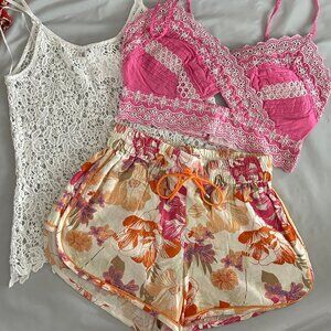 Bundle of 3 Summery Lot: WAYF NWT Floral Shorts, TOP SHOP & Crocheted Tops SMALL
